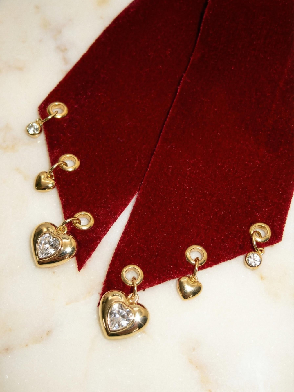 RED DIAMOND HEARTS CHARM HAIR BOW