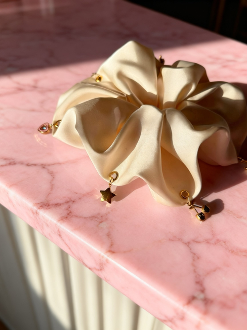CHARMABLE SCRUNCHIE